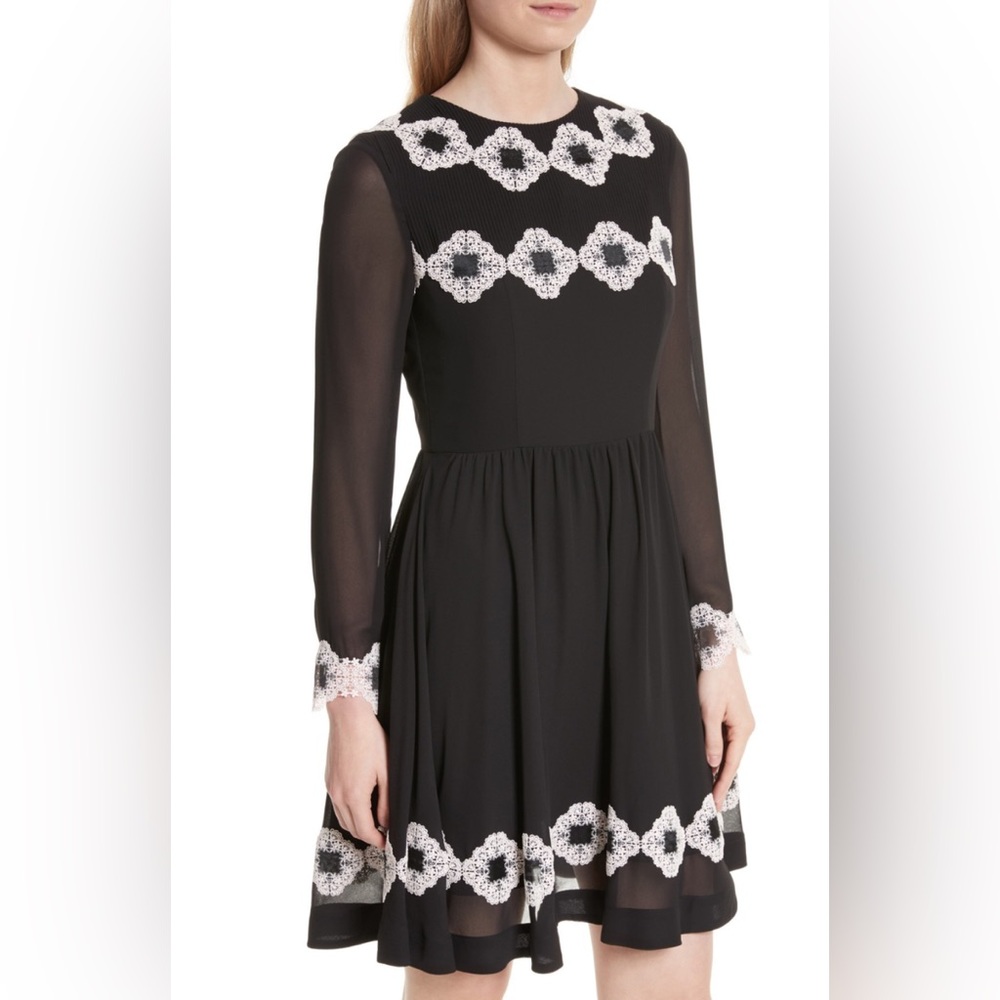 Ted Baker Avianah Lace Applique Dress Size 0 Black White Lace Gothic Romance